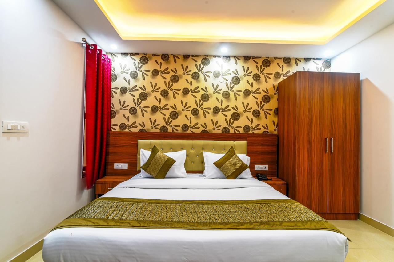 Hotel Urban Tree At Delhi Airport 뉴델리 외부 사진