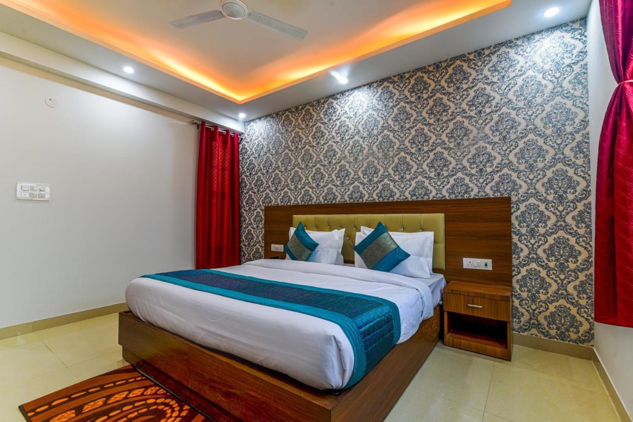 Hotel Urban Tree At Delhi Airport 뉴델리 외부 사진